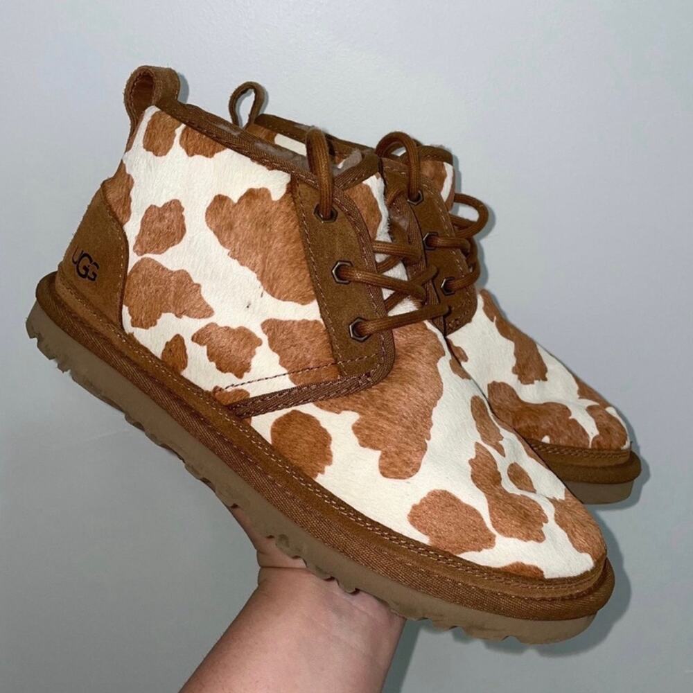 Women’s Uggs Brown Cow Print Booties Size 9 (os1)